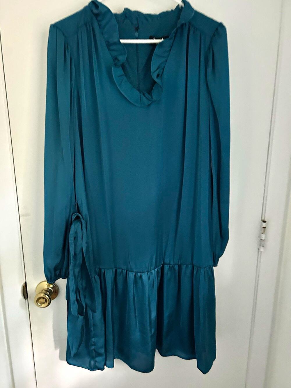 R&M Richards Teal Satin Ruffle V-Neck Shift Dress Long Sleeve Knee Size 10 New